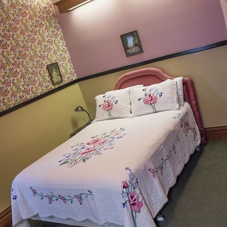 The Cottage House Council Grove Extérieur photo