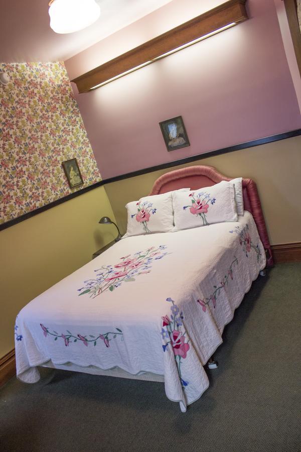 The Cottage House Council Grove Extérieur photo